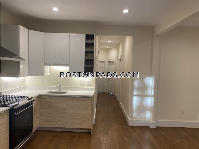 Boston - $2,700 /mo