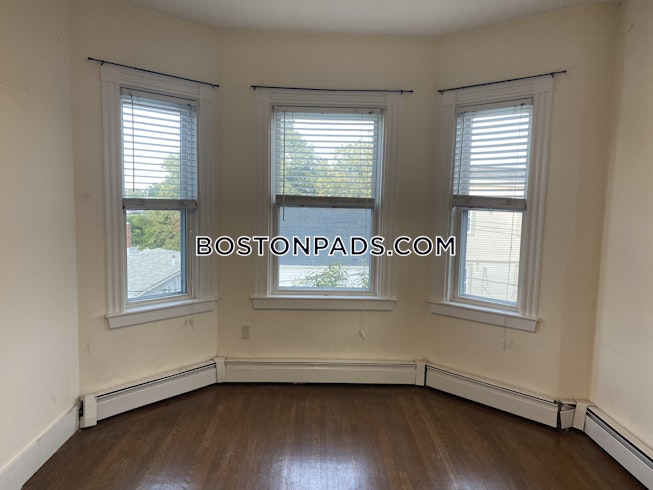 Boston - $2,700 /mo