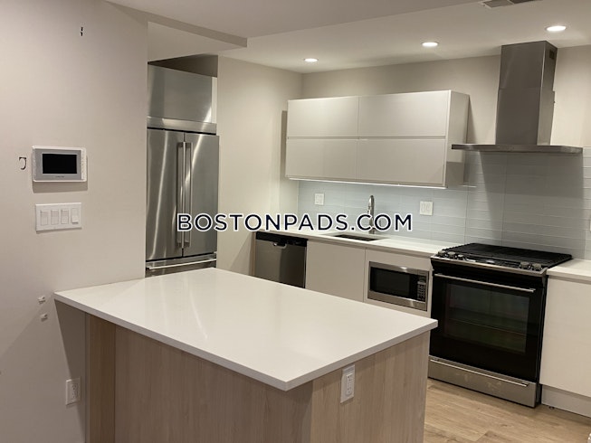 Boston - $4,800 /mo