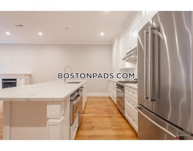 Boston - $4,600 /mo