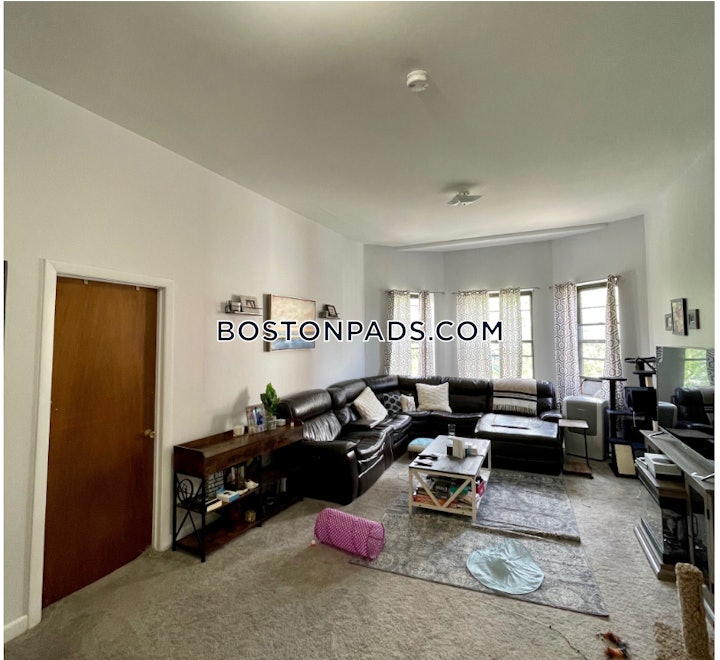 brookline-apartment-for-rent-3-bedrooms-1-bath-coolidge-corner-4300-4402345 