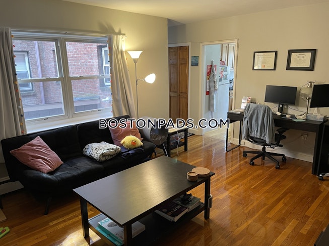 Boston - $2,500 /mo