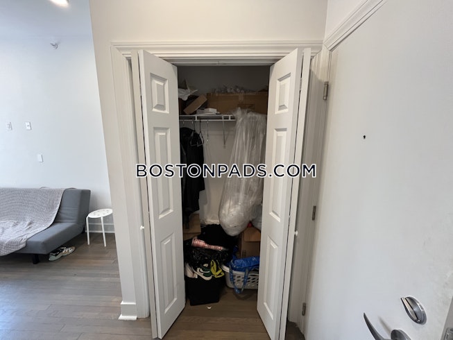 Boston - $2,700 /mo