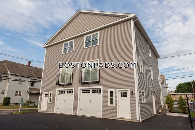 Waltham - $3,975 /mo