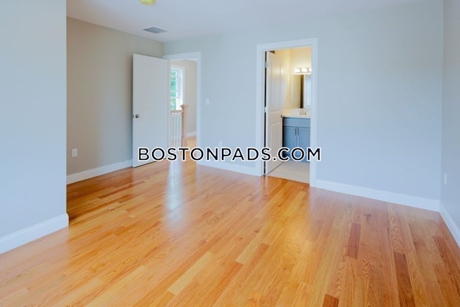 Waltham - $3,975 /mo