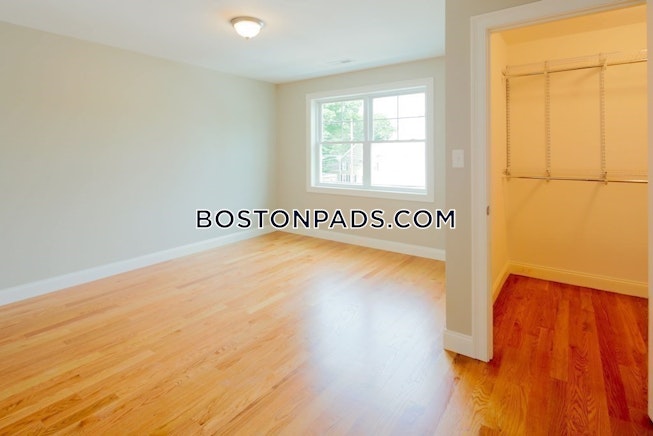 Waltham - $3,975 /mo