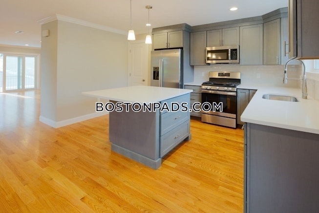 Waltham - $3,975 /mo