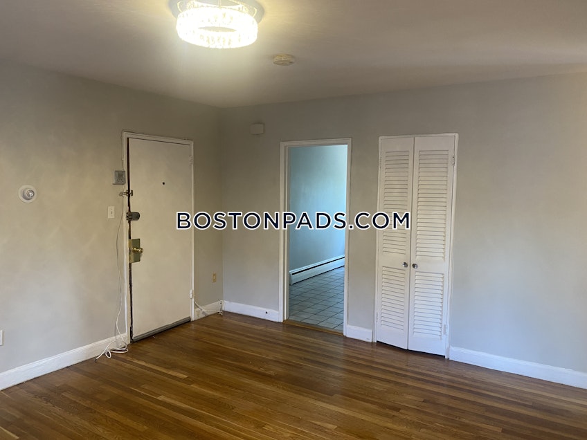 Boston - $2,800 /month