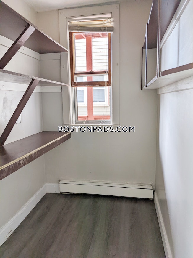 Boston - $2,700 /mo