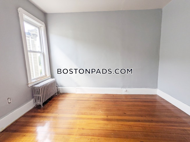 Boston - $2,700 /mo