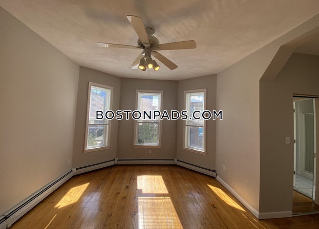 Somerville - $4,800 /mo