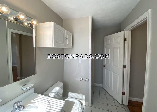 Somerville - $4,800 /mo