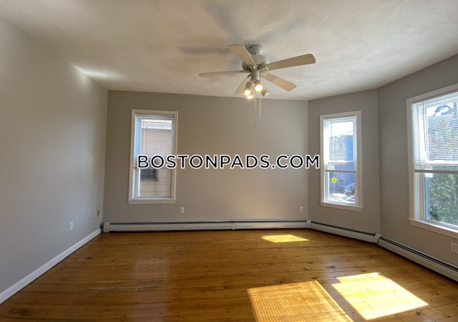 Somerville - $4,800 /mo