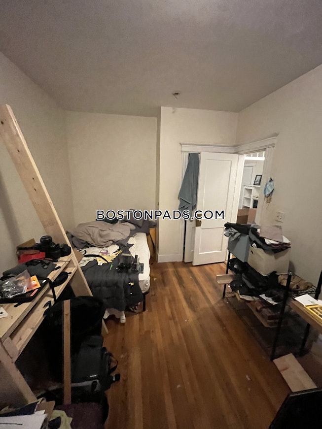 Boston - $3,600 /mo