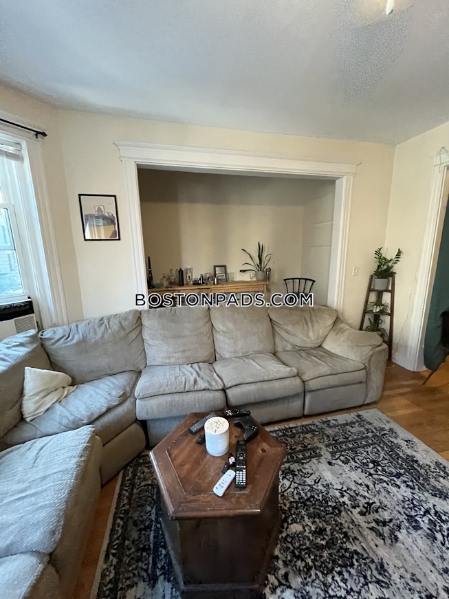 Boston - $3,600 /mo