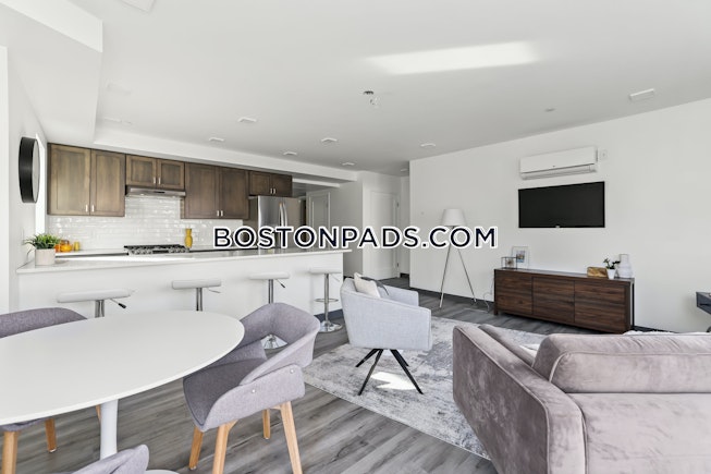 Boston - $2,800 /mo