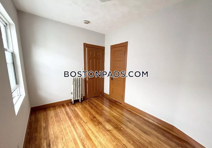 dorchestersouth-boston-border-apartment-for-rent-4-bedrooms-1-bath-boston-3600-4599418 