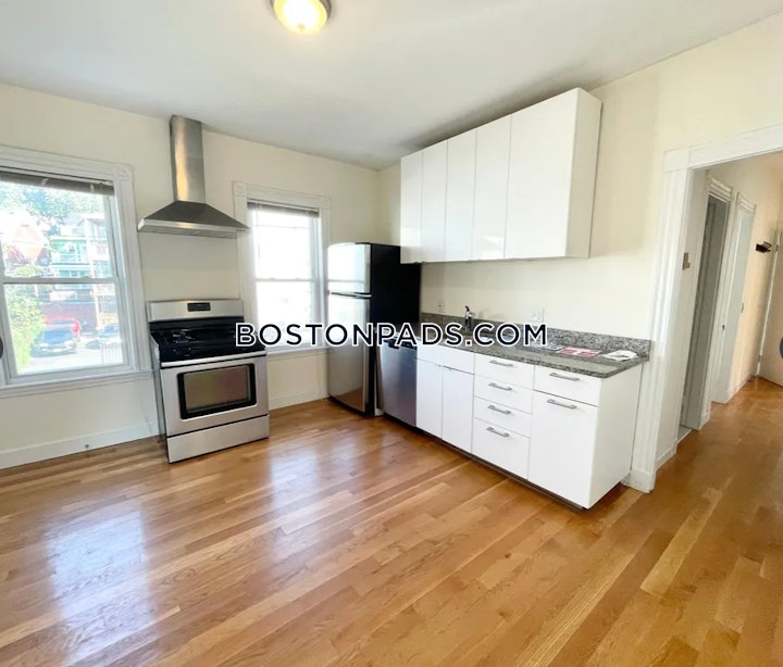 dorchestersouth-boston-border-apartment-for-rent-4-bedrooms-1-bath-boston-3600-4614381 