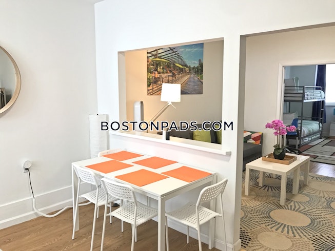 Boston - $3,900 /mo