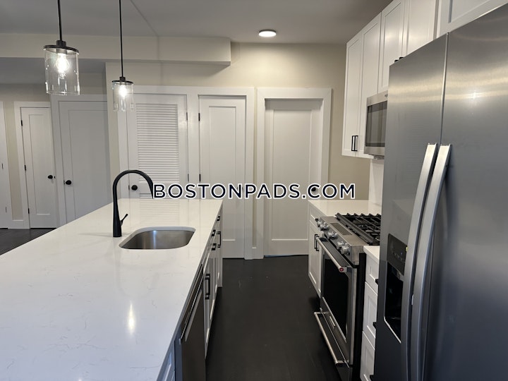 Grampian Way. Boston picture 18