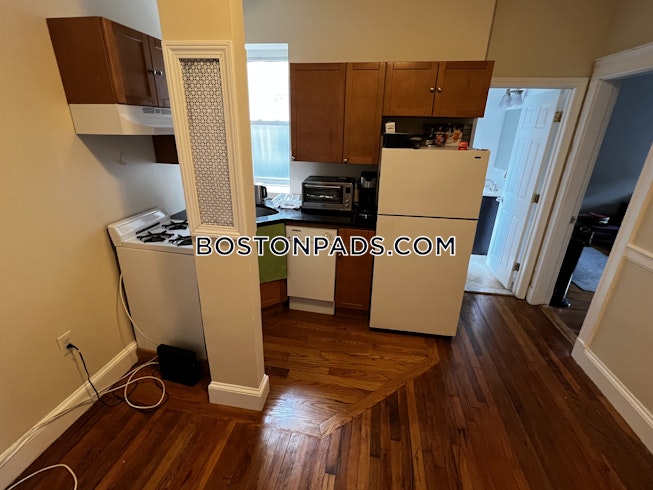 Boston - $3,000 /mo