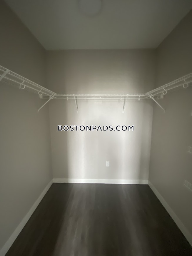 Boston - $2,774 /mo