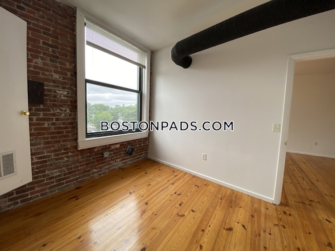 Boston - $2,675 /mo