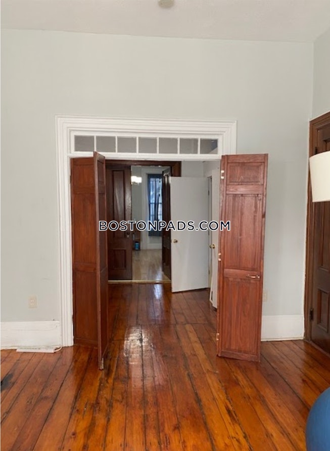 Boston - $2,200 /mo