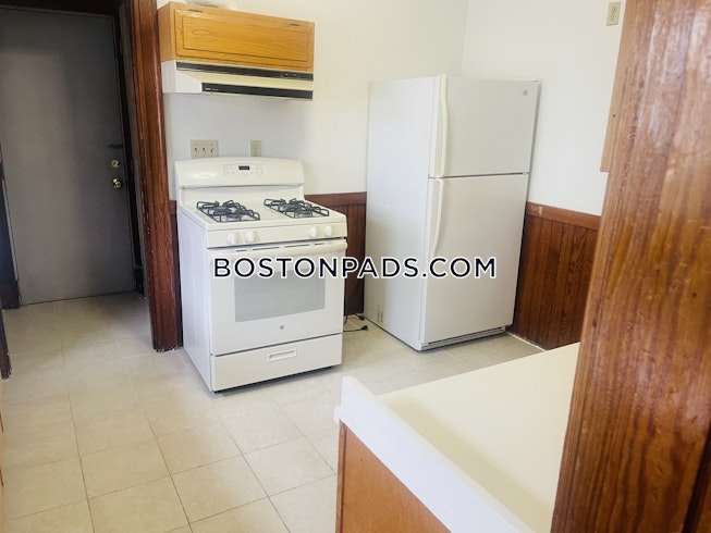 Boston - $2,700 /mo