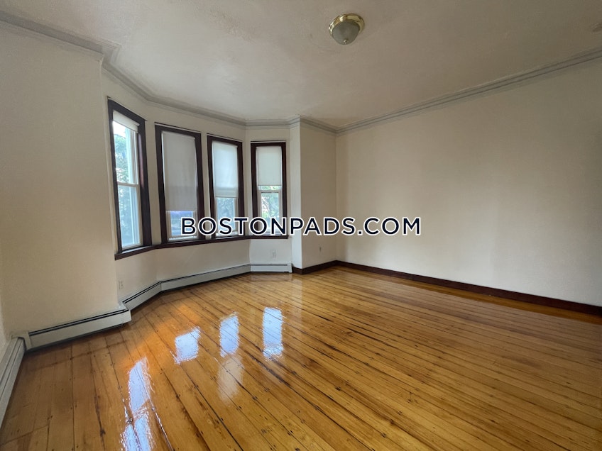 Boston - $3,400 /month