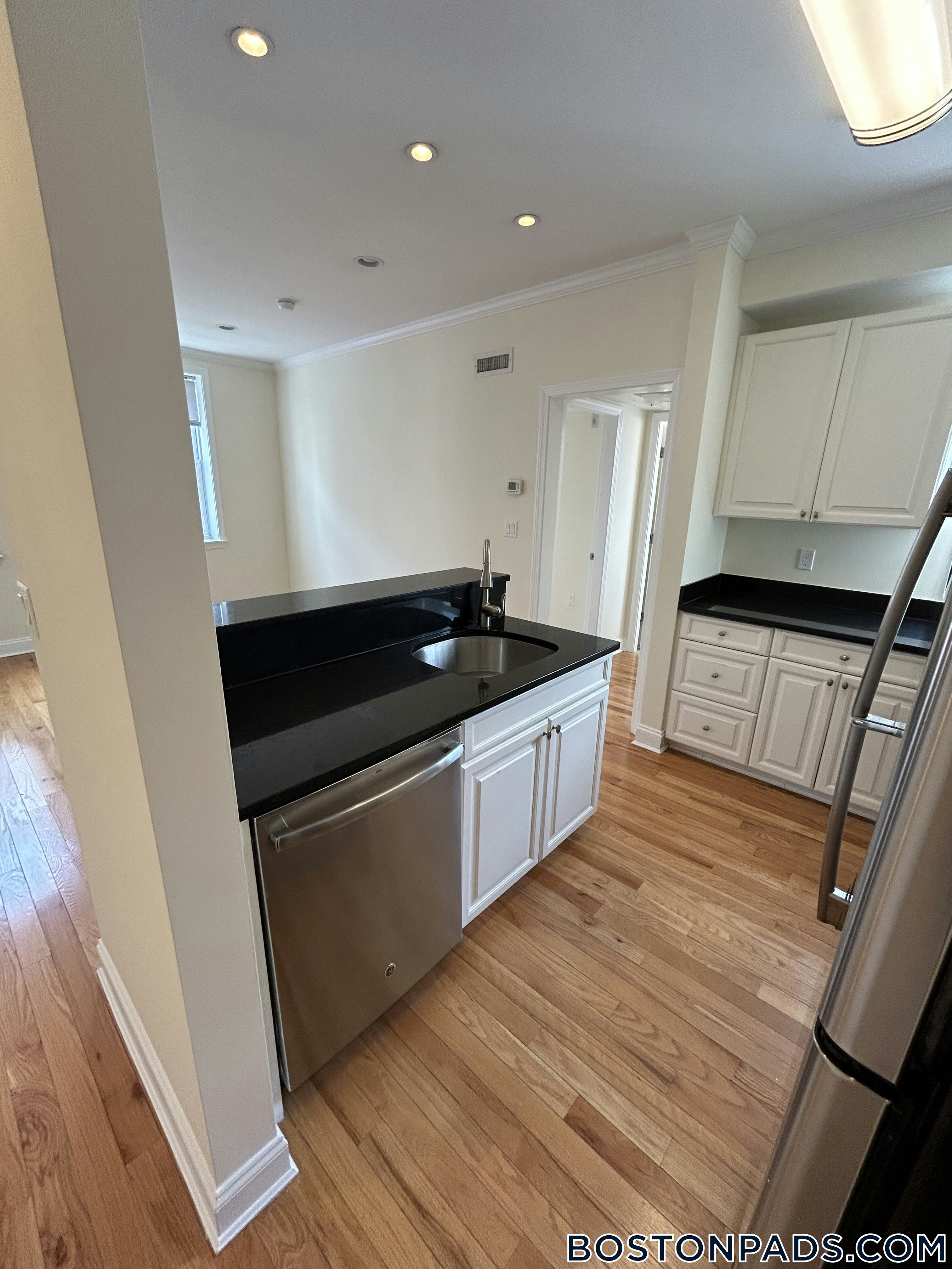 Cambridge - $3,395