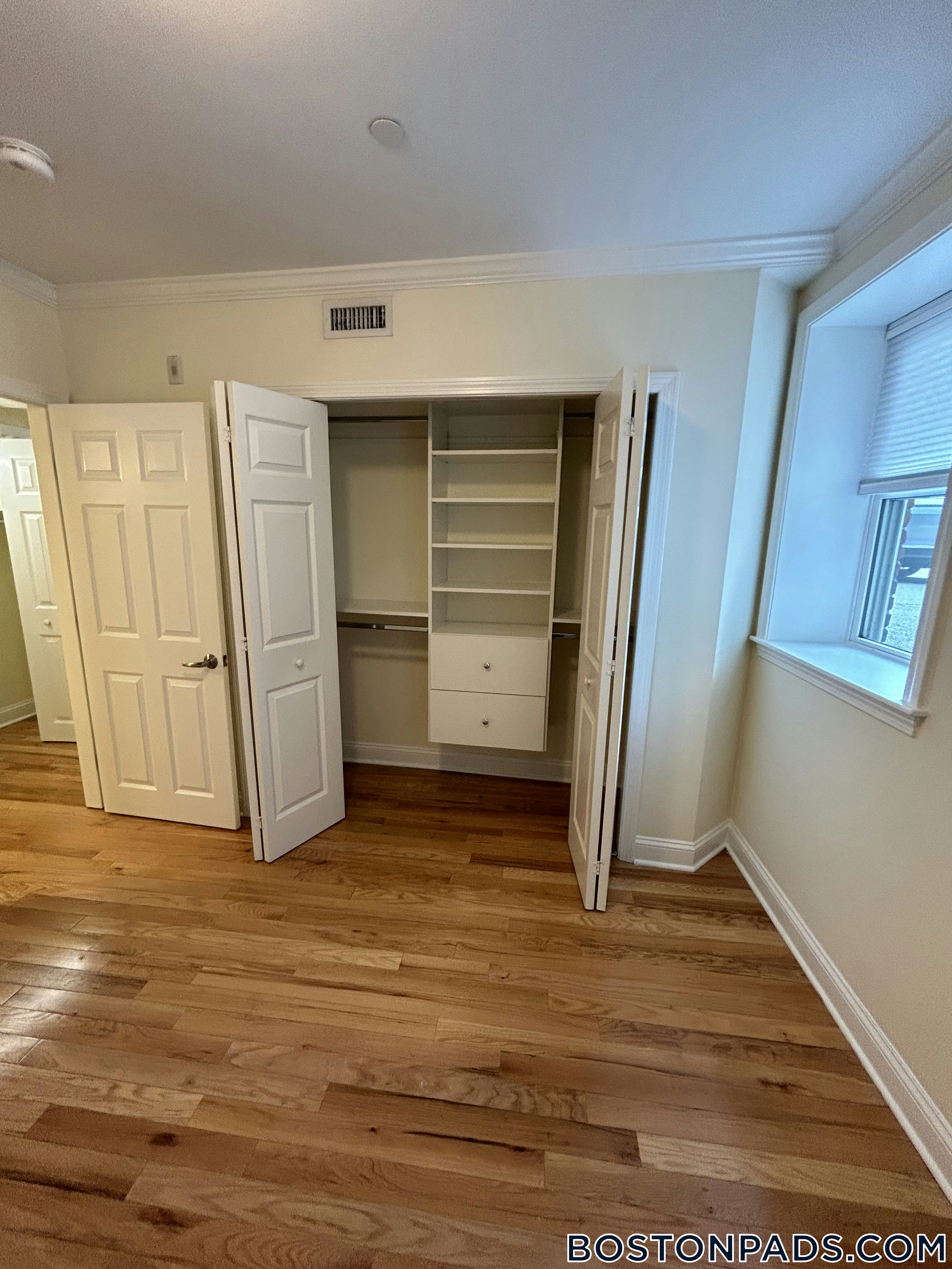 Cambridge - $3,395