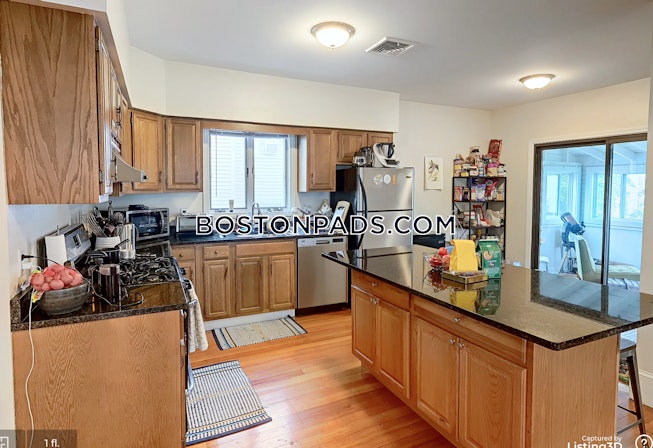 Boston - $4,550 /mo