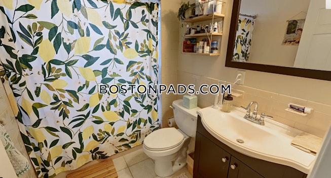 Boston - $4,550 /mo