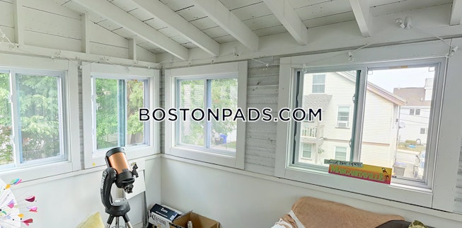 Boston - $4,550 /mo