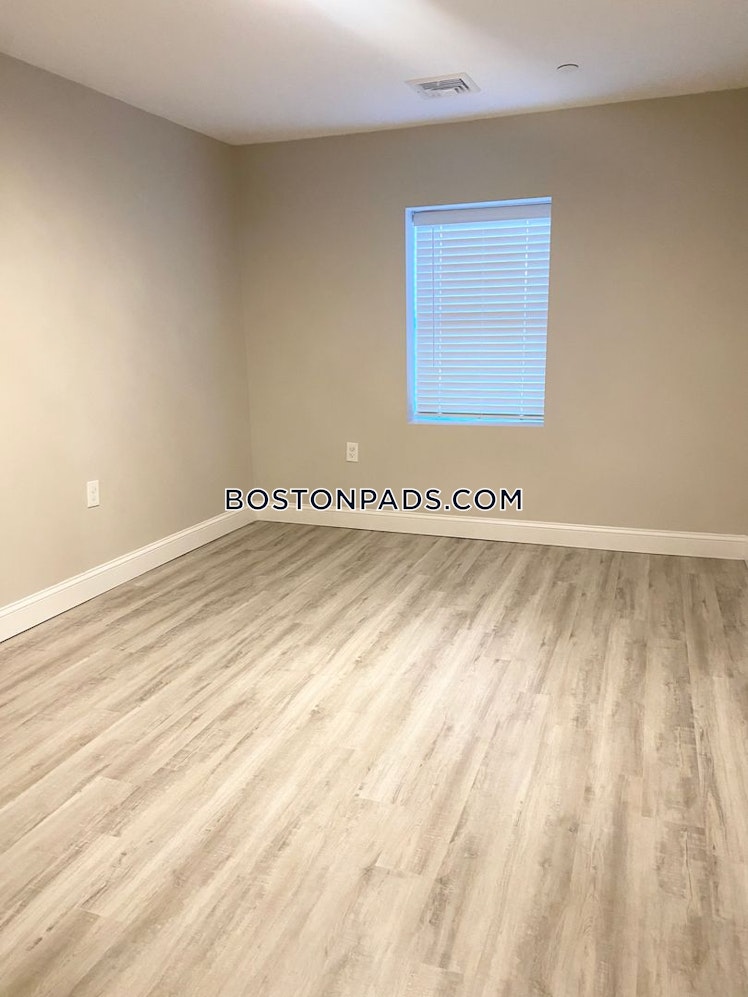 North Main St., Fall River