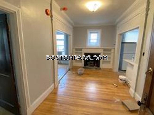 Boston - $2,600 /mo