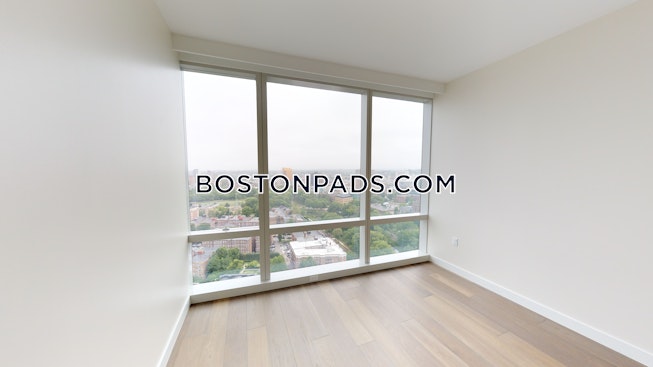 Boston - $4,800 /mo