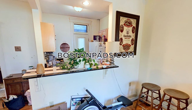 Boston - $2,600 /mo