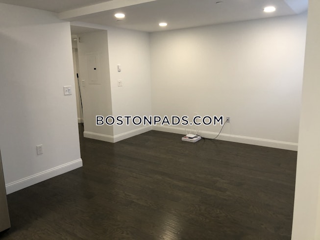 Boston - $3,300 /mo