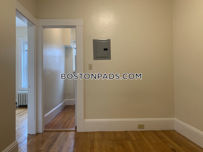 Brookline - $2,100 /mo