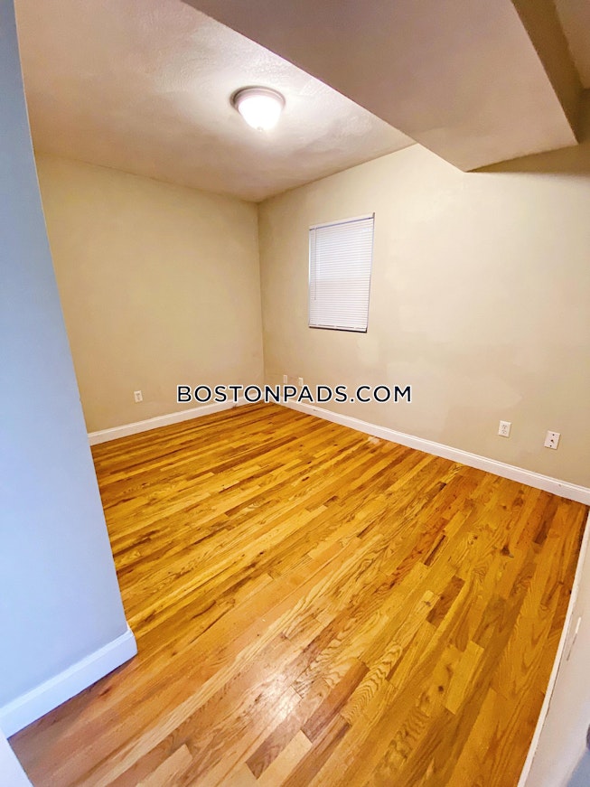 Boston - $5,300 /mo