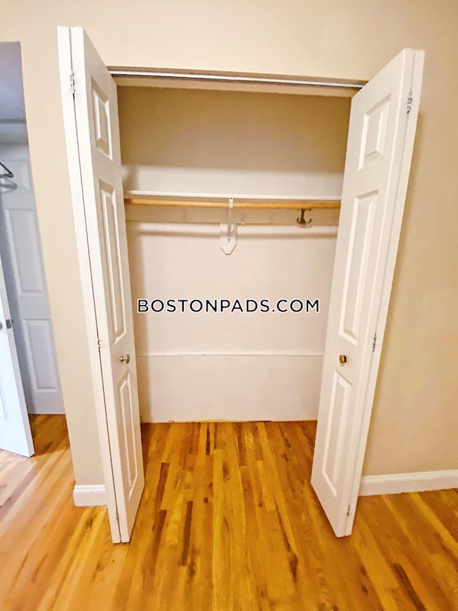 Boston - $5,300 /mo