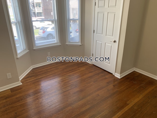 Boston - $2,495 /mo