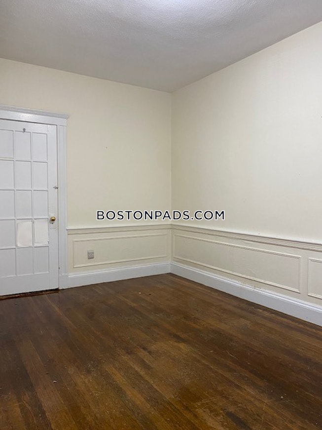 Boston - $1,995 /mo