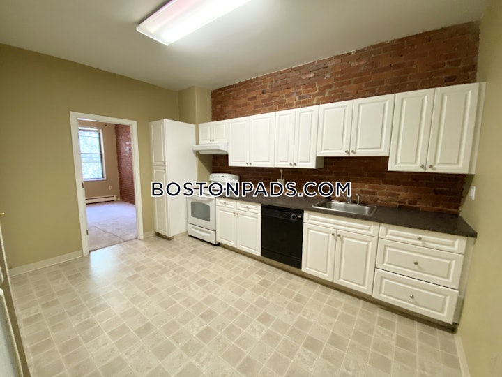 brookline-apartment-for-rent-3-bedrooms-1-bath-coolidge-corner-4750-606658 