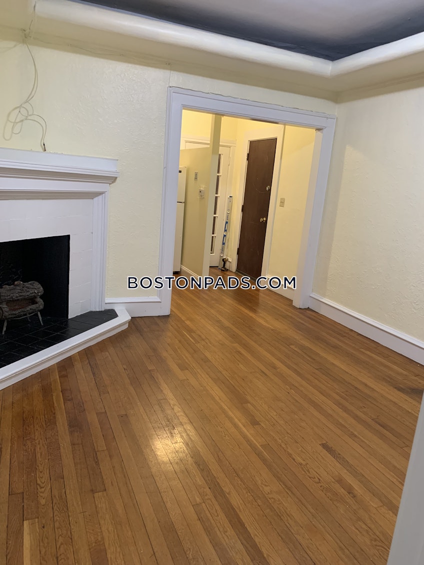 Boston - $2,400 /month