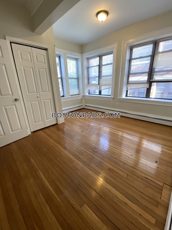 Boston - $3,200 /mo