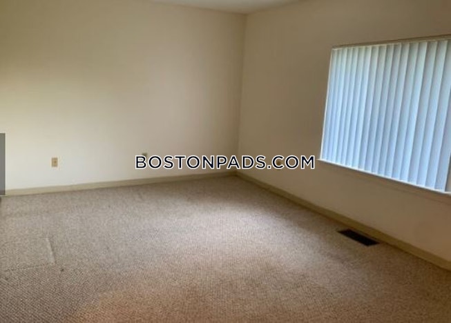 Boston - $3,100 /mo