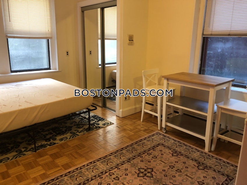 Boston - $2,100 /month